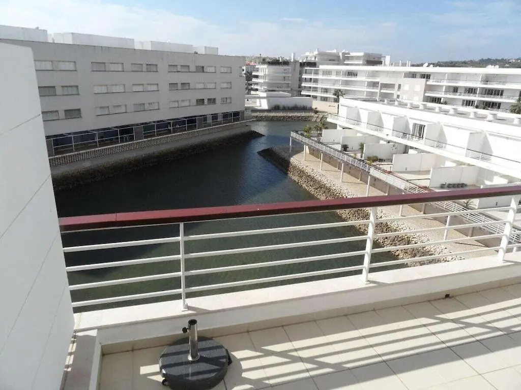Botel Holiday Apartment With 1 Bedroom Lagos