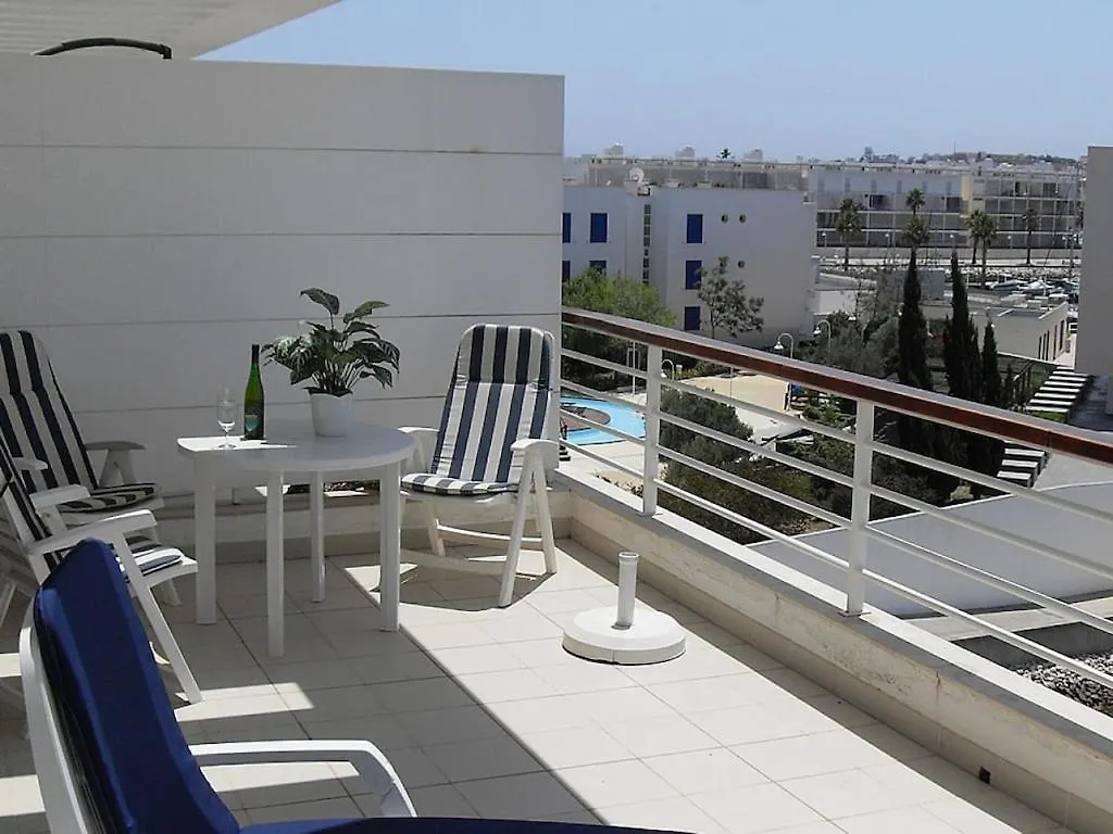 Botel Holiday Apartment With 1 Bedroom Lagos